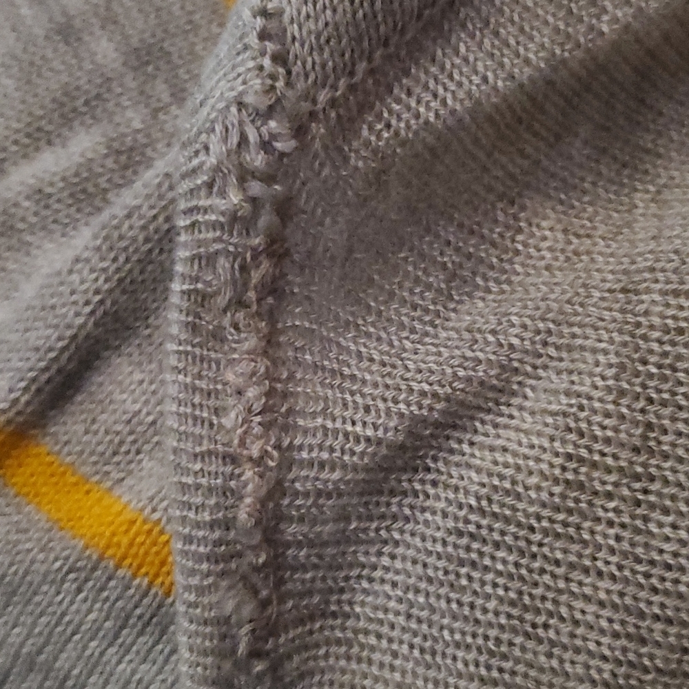 Lululemon Twist & Wrap in Pop Stripe Heathered Light Gray/Bananarama FLAWED - Picture 6 of 7
